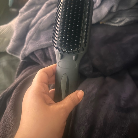 Amika hair straightener